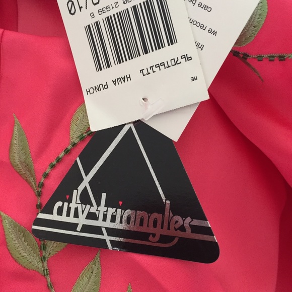 Vintage City Triangles Embellished Gown - Picture 10 of 15